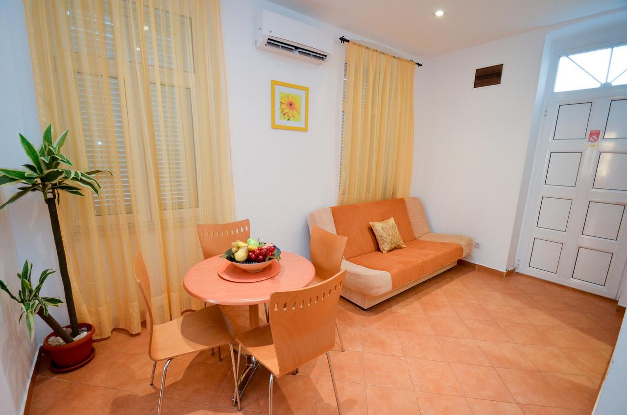 Apartments Vojin Risan Esterno foto