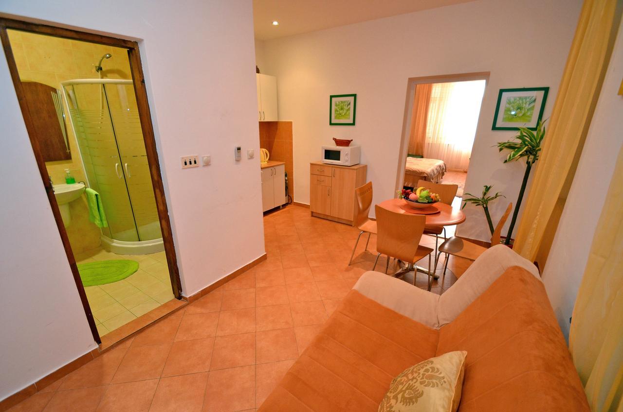 Apartments Vojin Risan Esterno foto