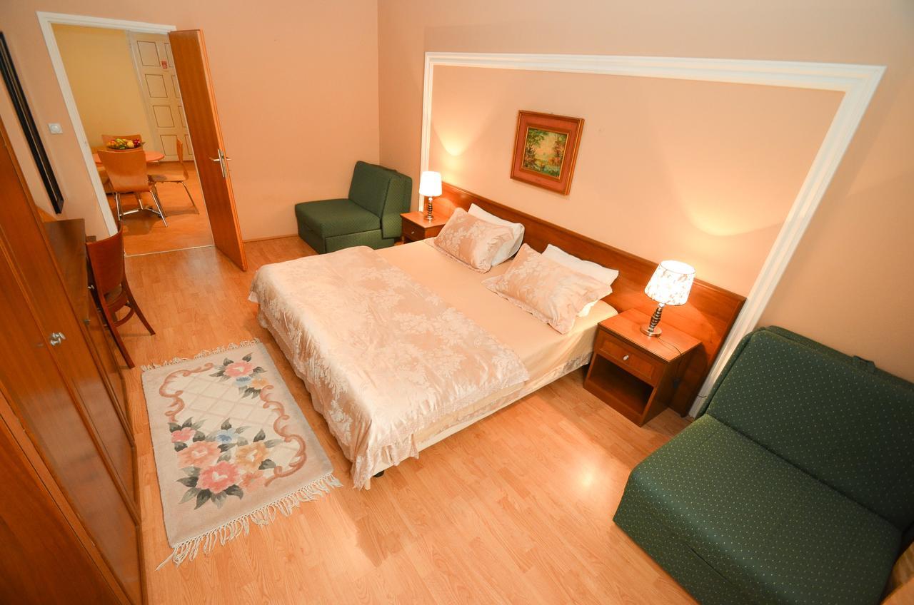 Apartments Vojin Risan Esterno foto