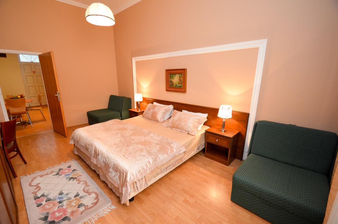 Apartments Vojin Risan Esterno foto