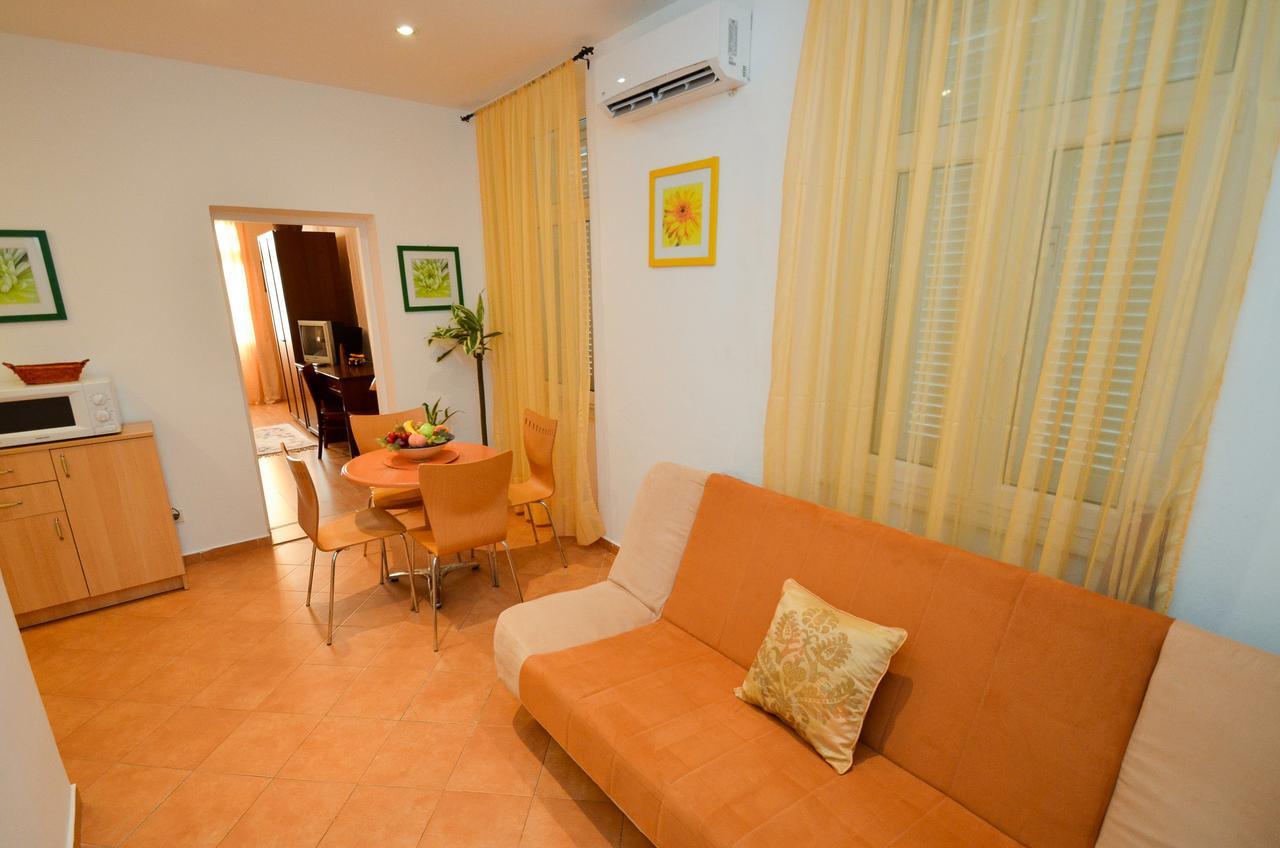 Apartments Vojin Risan Esterno foto